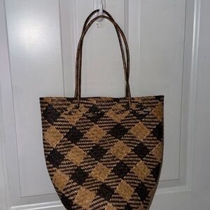 Elegant Checkered Tote Bag - Black and Tan